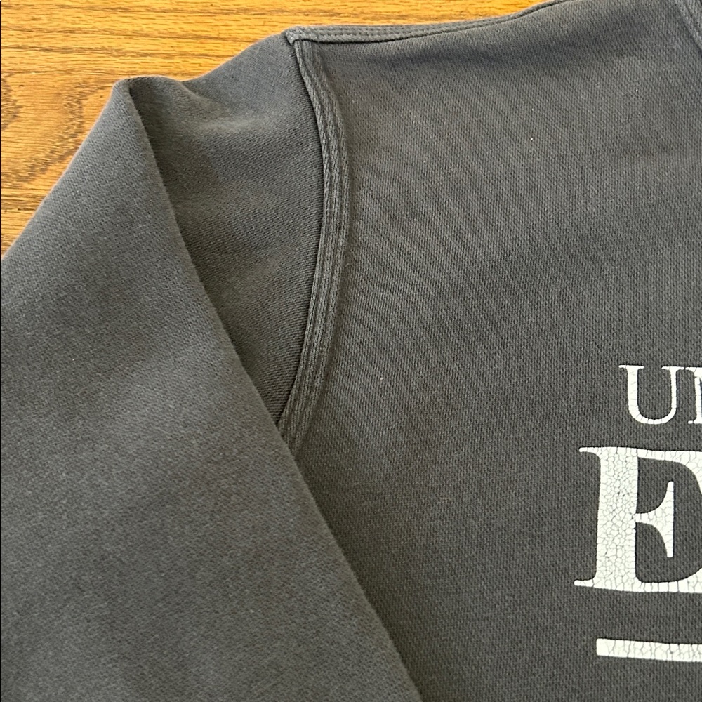 Vintage Nike Crewneck Women’s Medium Gray Center Swoop UMW Eagles Athletic - Picture 9 of 11